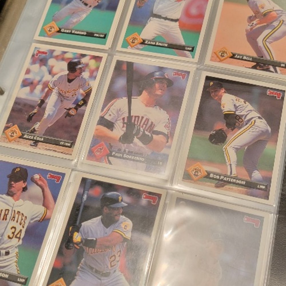 Assorted Trading Cards - Picture 15 of 16